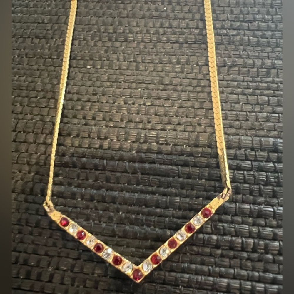 Monet vintage crystal v necklace‎